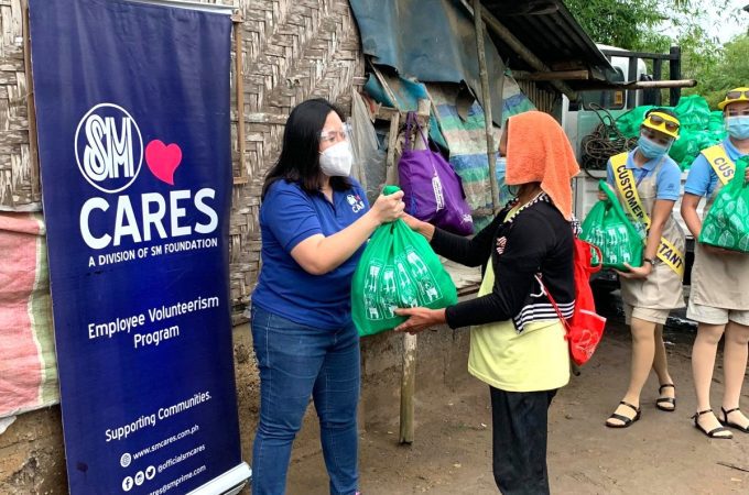 SM Cares Shares the Joy of Christmas through Kalinga Donation