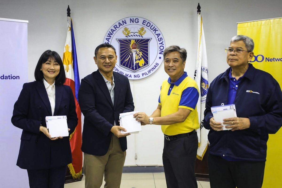 DepEd Secretary Sonny Angara with BDO and Uniqlo Executives